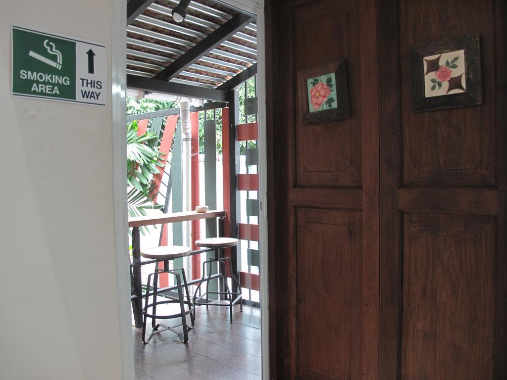 Rada Arak 79/4 Hostel Chiang Mai Buitenkant foto