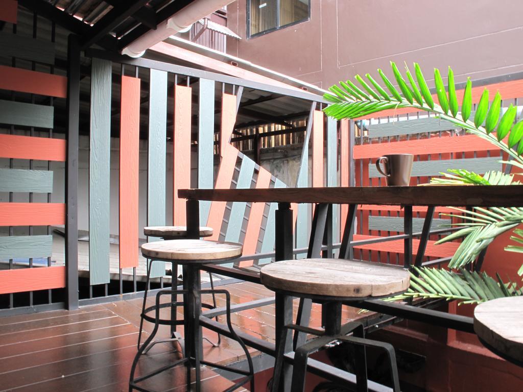 Rada Arak 79/4 Hostel Chiang Mai Buitenkant foto