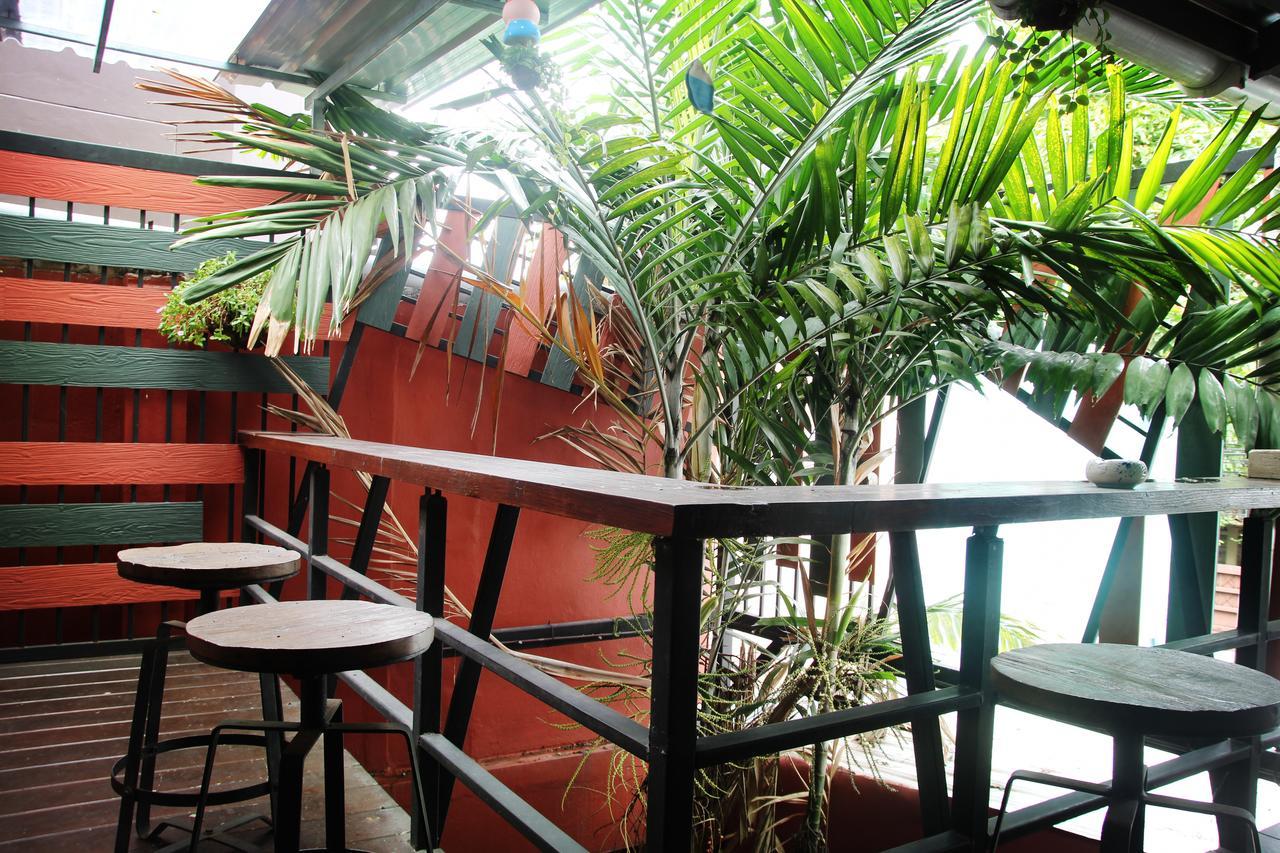 Rada Arak 79/4 Hostel Chiang Mai Buitenkant foto