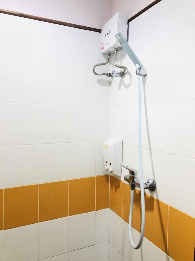 Rada Arak 79/4 Hostel Chiang Mai Buitenkant foto